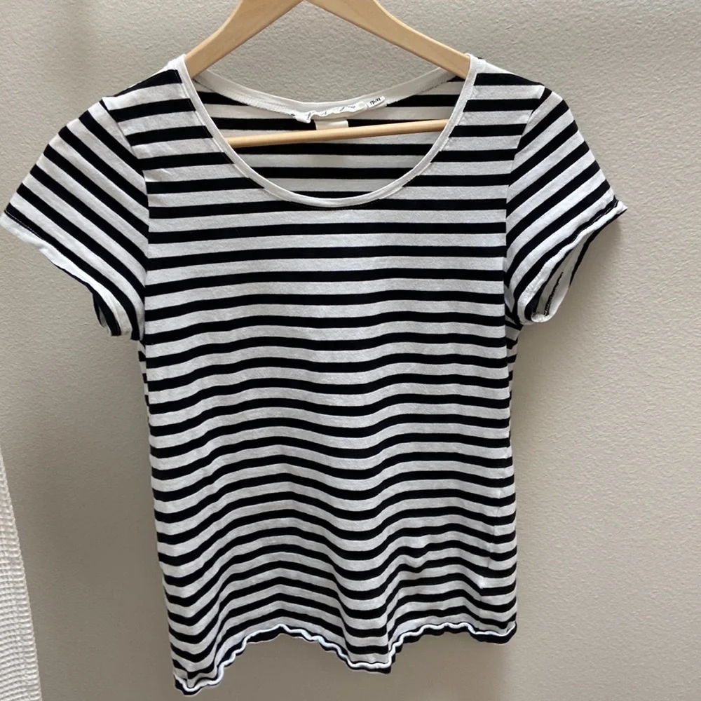 Women’s H&M Striped Black and White Sailor T-Shirt. Size Medium